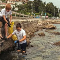 Ob obali so dobro delo opravili tudi najmlajši udeleženci