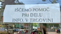 V Istri in na Krasu  delodajalci s področja gostinstva in turizma 
močno povprašujejo po delavcih. Veliko zaposlujejo tudi trgovci.