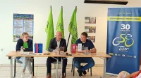 Primorsko etapo so predstavili (z leve) Sidonija Zega, Bogdan Fink 
(organizacijski direktor dirke)  in Klemen Grilj. 