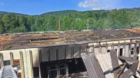 Uničujoč požar žage je gasilo več kot 70 gasilcev