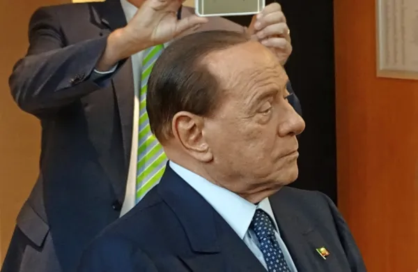 

V zadnji letih je bil Silvio Berlusconi večkrat v bolnišnici.