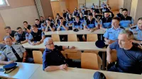 Policijske  vrste  koprske  uprave  je  okrepilo  33 novih  policistov  in  
policistk. 