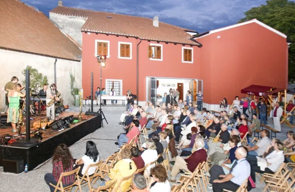 Bunčetova domačija bo ta teden prizorišče pestrega dogajanja.    
