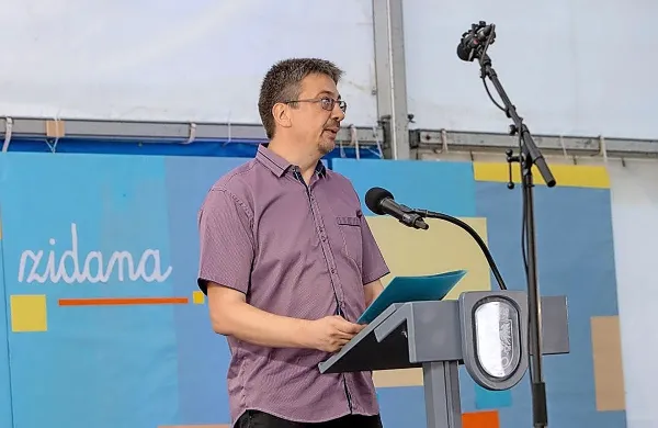 Ravnatelj OŠ Prestranek  Goran Uljan