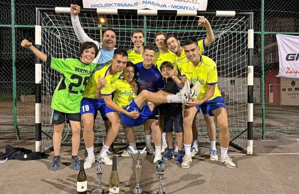 V Vrhpolju je zmagal Ambrož team.