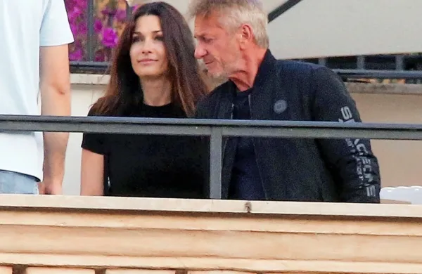 Nemirni ljubimec Sean Penn spet &ldquo;ujel&rdquo; precej mlaj&scaron;o