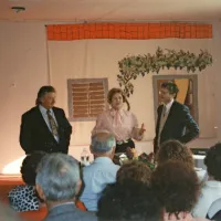 Jože Pohlen (levo) $@ , Ksenija Vidali in Dušan Jakomin v Kubedu leta 
1995

