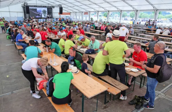 FOTO: 3500 ljudi na koprski Komunaliadi