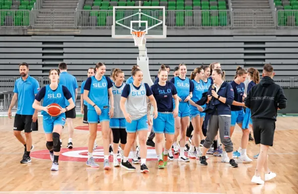 Slovenska reprezentanca  na treningu v Stožicah.