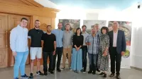    Župan Mauricij Humar (prvi z desne) in  direktorica Javnega zavoda Miren Kras Ariana Durnik (druga z desne) sta prepričana, da 
bodo s študenti in  profesorji Univerze v Novi Gorici še sodelovali.