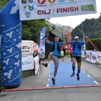 22. festival gorskega teka v Podbrdu zbral več kot 400 udeležencev iz 14 držav, tekli so čez ozemlja petih občin