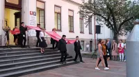 Pred slovesnim dvigom zastave festivala idrijske čipke so odprli 14 
razstav čipk.