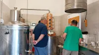 V  učnem centru je pridelovalcem odslej na voljo oprema   za 
žganjekuho in destilacijo zelišč. 
