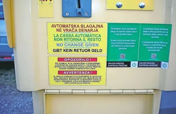 Stari parkomati v Kopru se poslavljajo.