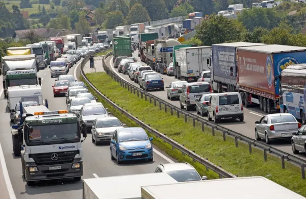 Vsako leto pogostejši prizor s slovenskih avtocest 