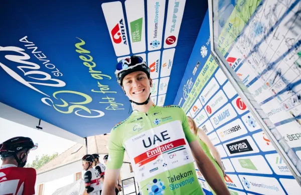 Slovenski kolesarski zvezdnik Tadej Pogačar, ki se ta čas pripravlja 
na dirko po Franciji, je tudi na današnji lestvici Mednarodne 
kolesarske zveze (Uci) ostal številka 1 na svetu. 