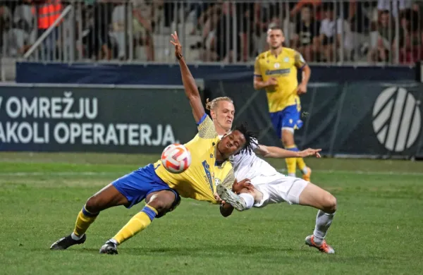 Takoj po evropskem gostovanju v Latviji Olimpijo čaka vroč 
začetek domače nogometne sezone v Kopru.