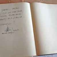 “Po prihodu iz Postojnske jame se počutim zares hvaležno. Zame 
je bilo to popolno duhovno doživetje lepote in tišine,” je v peto 
knjigo znamenitih obiskovalcev zapisal Eduardo Strauch.
