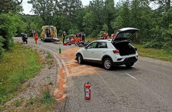 Nem&scaron;ki motorist zdrsnil v avto Avstrijke