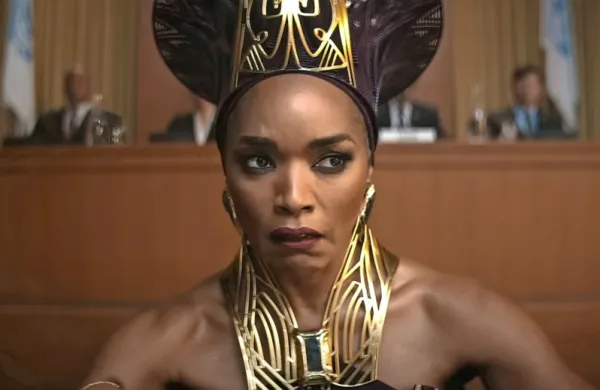Angela Bassett se je letos že potegovala za oskarja za vlogo v filmu 
Črni panter: Wakanda za vedno.
