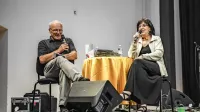 Svetlana Makarovič je v pogovoru z novinarjem Matejem Šurcem predstavila novo pesniško zbirko Golobnjak.