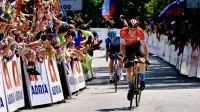Matej Mohorič (v ospredju) lahko kroji razplet na raznovrstnih 
terenih. 
