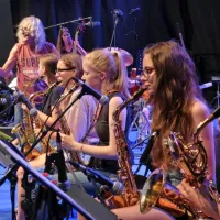 Poleg festivalskega dogajanja, Marezijazz ponuja tudi poletno jazz 
šolo Zgrabi Zvok. 