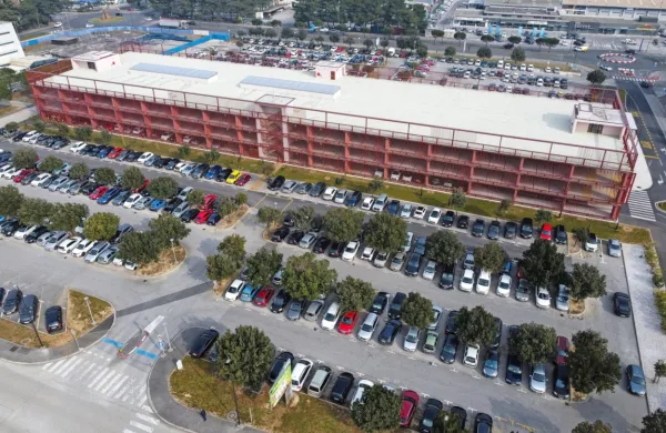 Višina popusta za abonente, ki v garažni hiši parkirajo vsak 
delavnik med 6. in 22. uro, bo odvisna od števila potrjenih  voženj 
z mestnim avtobusom. 