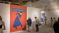 Med razstavljenimi deli je tudi “xxl” naslovnica zbornika Slovenka. 
Prvi ženski časopis (1897-1902), o katerem bo danes v Libertasu 
tekla beseda.