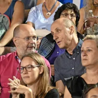 Direktor Eurofesta  Tone Barič (desno) med pogovorom s Sekulejem Popovičem, ki je v uradu za družbene dejavnosti koprske 
občine zadolžen za šport. 