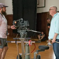 Režiser in scenarist filma Čao Bela je Jani Sever (desno).