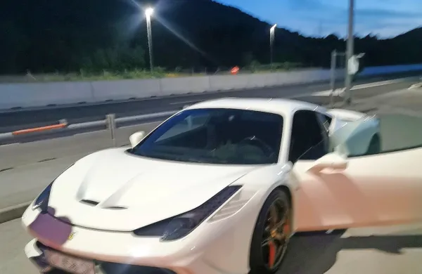 S ferrarijem 269, z bmw-jem pa kar 292 kilometrov na uro