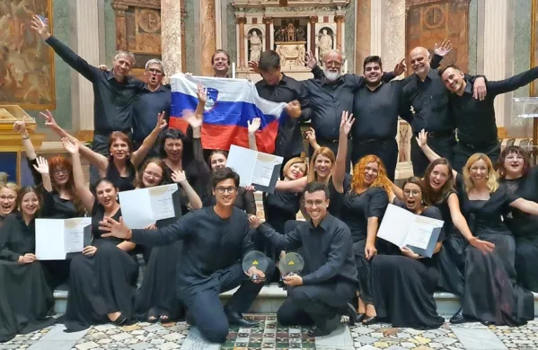 MePZ Obala po zmagi na tekmovanju Musica Eterna Roma.