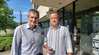 Odvetnik  Franc  Rojko  (levo) in Andrej  Gorjup  sta   zadovoljna z  
razpletom na  koprskem  okrajnem  sodišču, saj je  tožilstvo  sledilo  
temu,  na  kar  sta  opozarjala že  na začetku sojenja. 