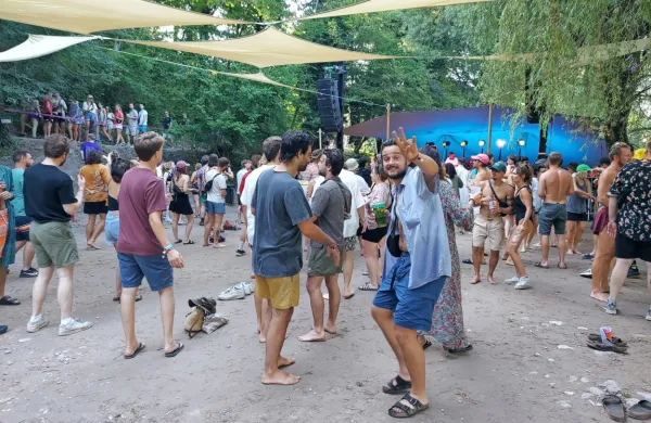 Festivalsko Sotočje je že v prejšnjem tednu otvorilo festival 
elektronske glasbe Butik. Poglobljeno reportažo s festivala lahko 
preberete v jutrišnji številki Primorskih novic. 