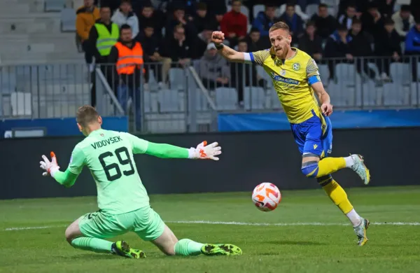 Andrej Kotnik (desno) je dobil bogato ponudbo iz  Kitajske.