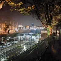 (FOTO+VIDEO) &ldquo;Pobeglo&rdquo; ladjo so na privezno mesto vrnili vlačilci