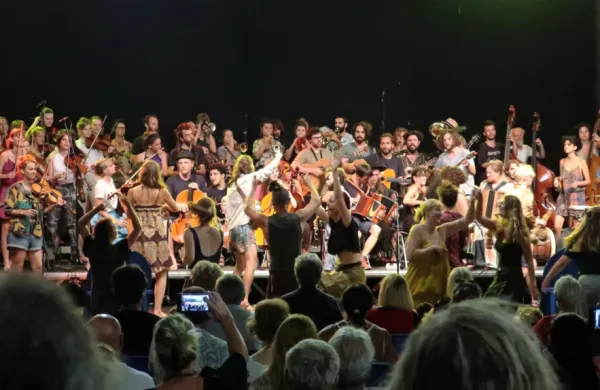 V Koper se vrača Etno Histeria World Orchestra