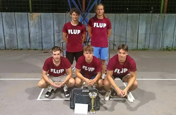 V Kobaridu je zmagala ekipa Flup.