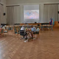 (FOTO + VIDEO) Bomba na varnem, krave pa zadovoljne