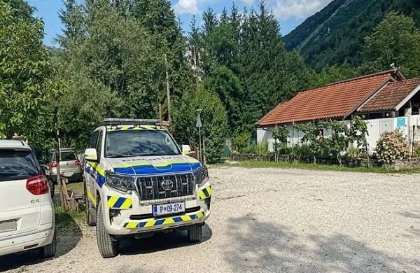 Danes, od 8. ure dalje, policisti nadaljujejo z iskanjem pogrešanega 21-letnega Tilna Šubra v naseljih v Breginjskem kotu, 
na Kobariškem in ob reki Nadiži.