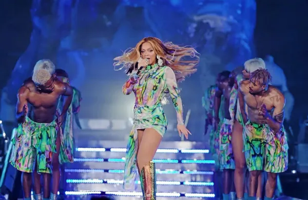 V Egiptu ogorčeni nad Beyonce kot kraljico Nefretete