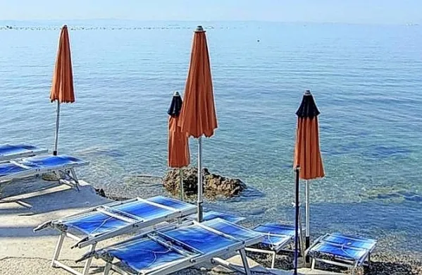 Med 17 najlepšimi plažami v Italiji je po oceni turističnega vodnika 
Lonely Planet tudi plaža v bližini Trsta.