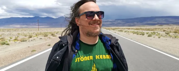 Aris Demirovič kljub do alternativi neprijazne Istre vztraja pri 
organizaciji koncertov.