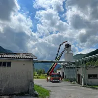 V Čepovanu na delu &scaron;e vse ekipe, ostaja tudi vojska