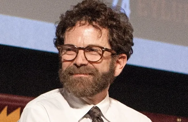 Charlie Kaufman bo na 29. sarajevskem filmskem festivalu prejel 
nagrado častno srce Sarajeva za izjemen prispevek k filmski 
umetnosti. 