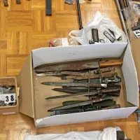 Na območju občine Hrpelje-Kozina mo&scaron;kemu zasegli več kosov orožja