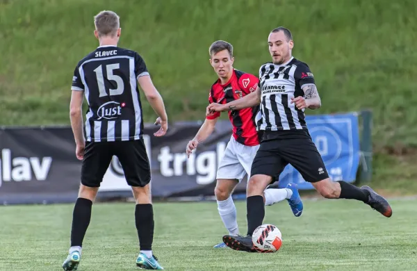 Kevin Humar (z žogo) ima že precej drugoligaških izkušenj z 
Biljenci. 