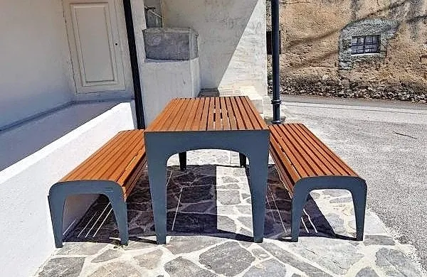 Prenovili so jedro vasi - Parapet
