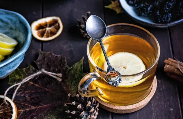  

Če v vrel čaj dodate limonin sok, se bo večina vitamina C 
ohranila.